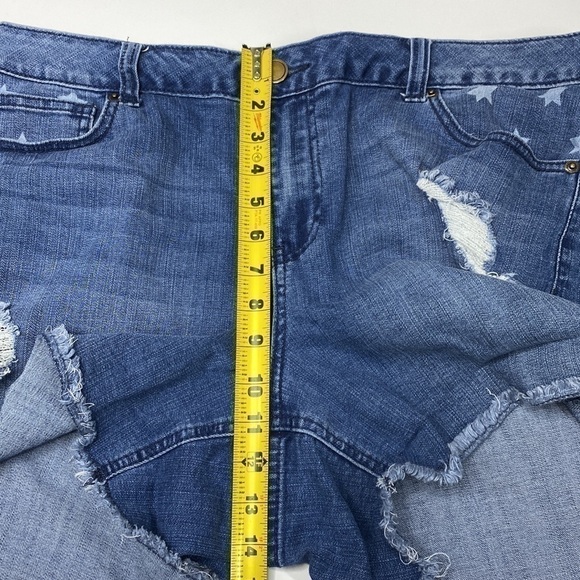 Lane Bryant Weekend Shorts Raw Hem Distressed Size 18 - Picture 4 of 8